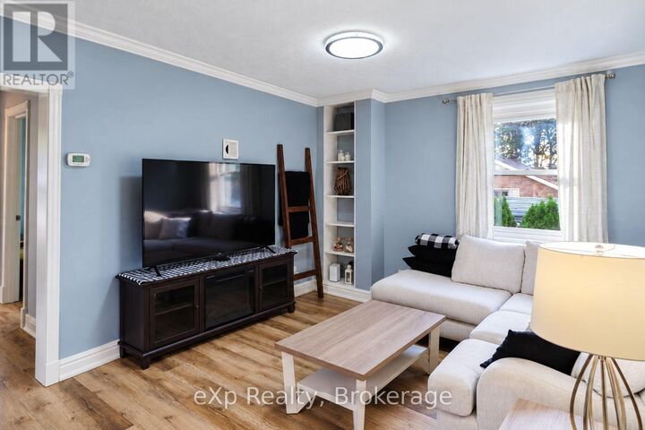 Property Photo:  590 7th Street East  ON N4K 1J6 