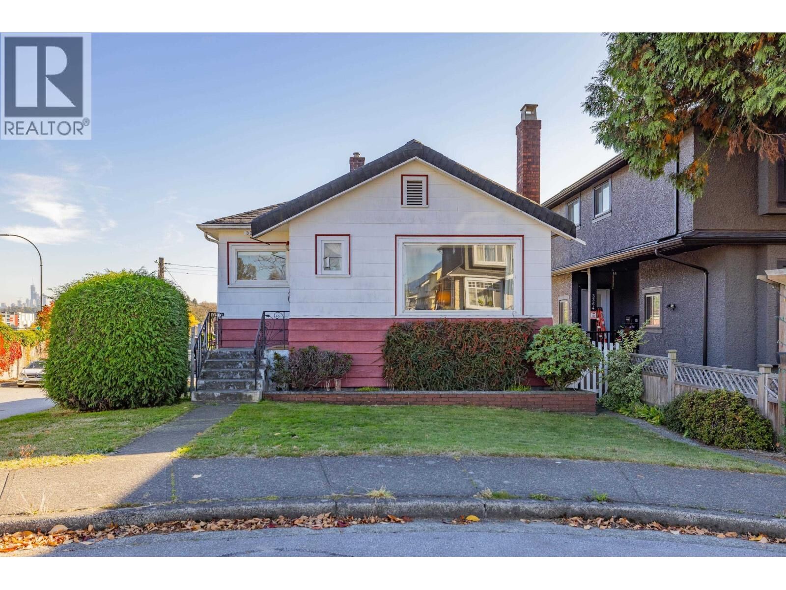 Property Photo: 3368 Parker Street BC V5K 2V9