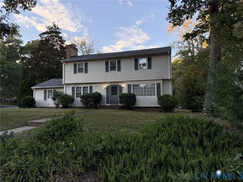 Property Photo: 7418 Sandlewood Drive VA 23235