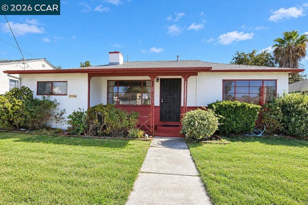 Property Photo:  2025 Woodland Dr  CA 94509 