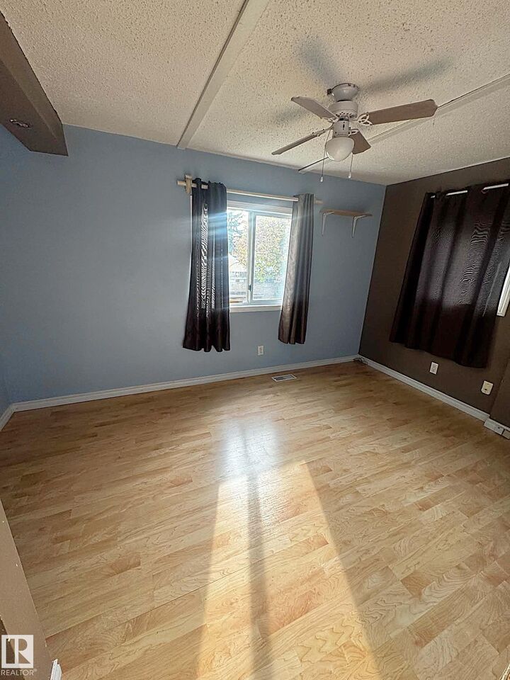 Property Photo:  2415 West Oak Way NW  AB T5S 1T7 