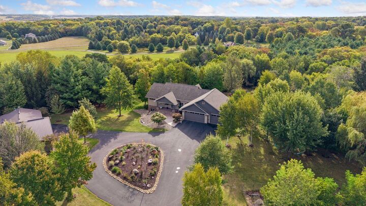 Property Photo:  555 Chinnock Lane  WI 54022 