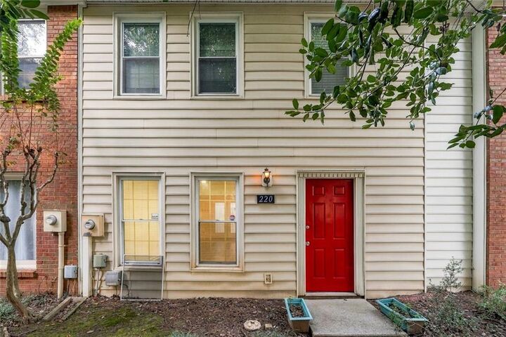 Property Photo:  220 Chads Ford Way  GA 30076 