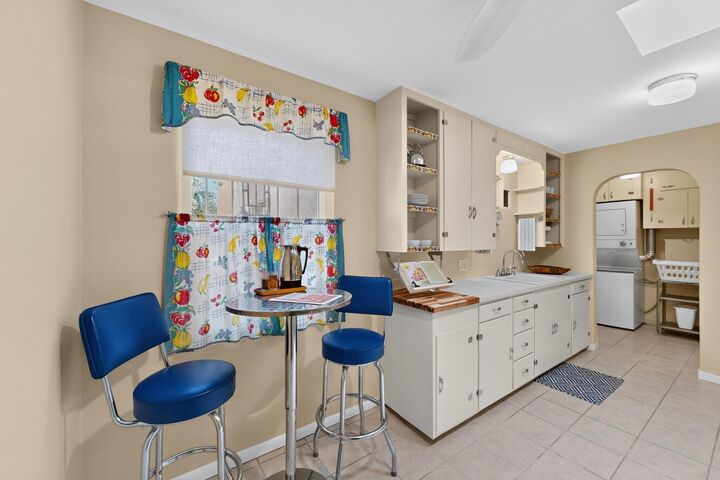 Property Photo:  328 Solano Drive NE  NM 87108 