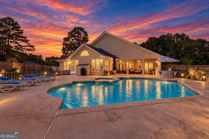 Property Photo: 20 Parkgate Lane GA 30269