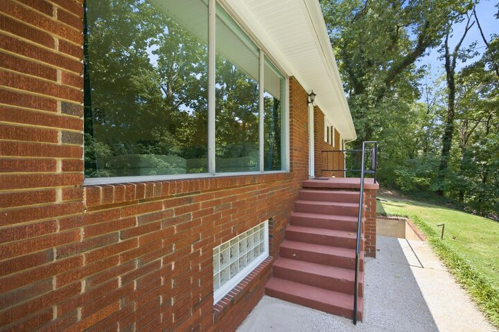 Property Photo: 610 W Shadowlawn Drive TN 37404