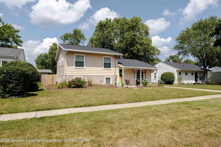Property Photo: 209 Pearl Street MI 48837