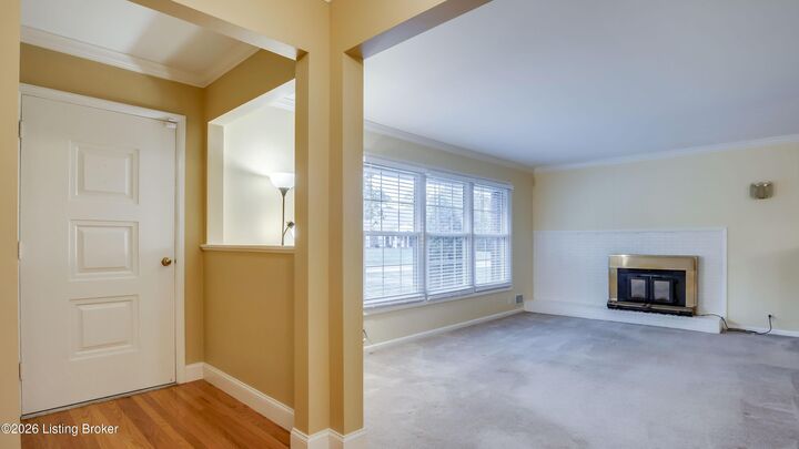 Property Photo: 1716 Devondale Dr KY 40222
