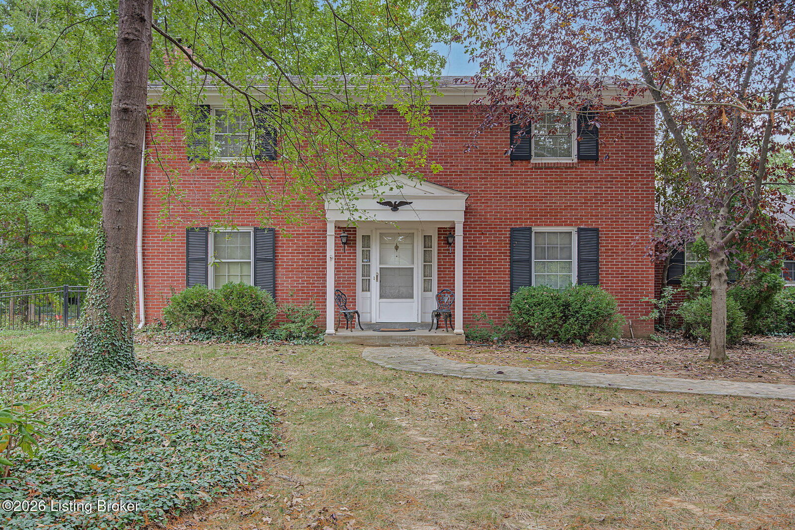 Property Photo:  700 Hickory Ln  KY 40223 