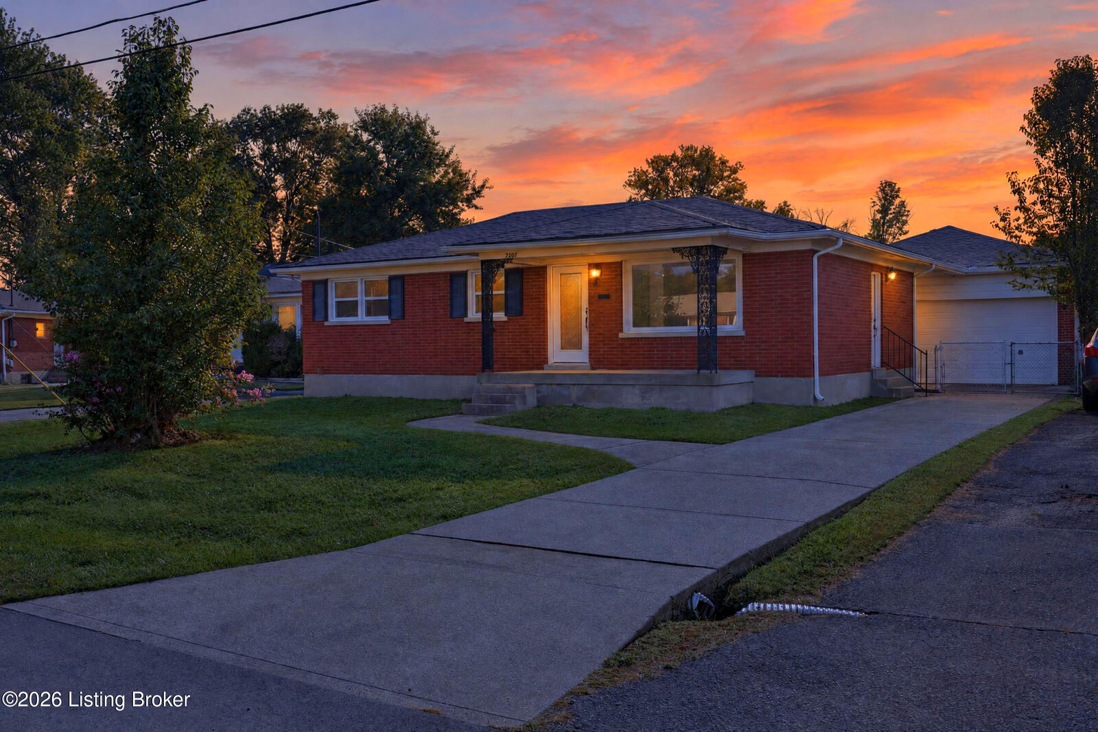 Property Photo: 7207 Ivan Ct KY 40214