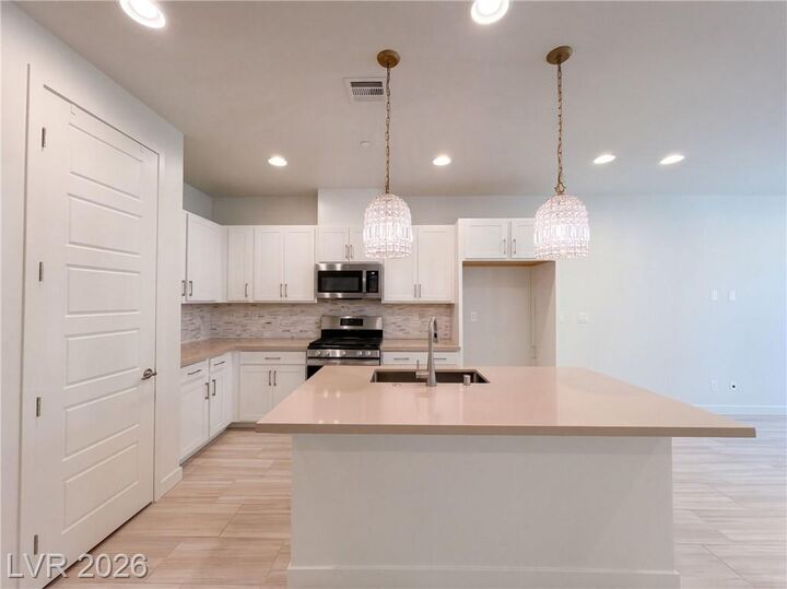Property Photo:  1250 Venue Street 102  NV 89135 