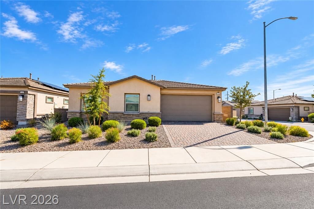 Property Photo:  392 Aravalli Crest Street  NV 89015 