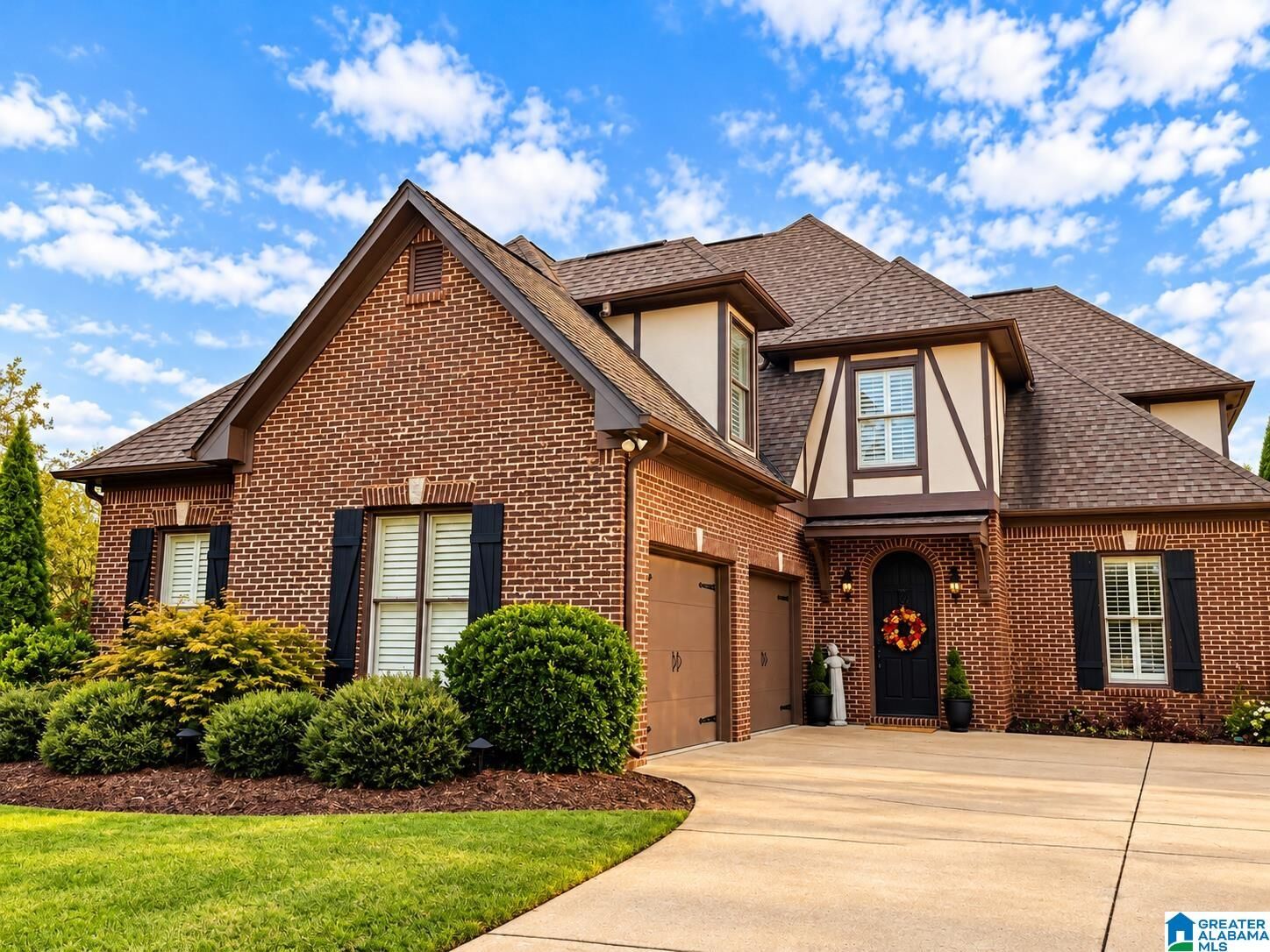 Property Photo: 1109 Greystone Parc Terrace AL 35242