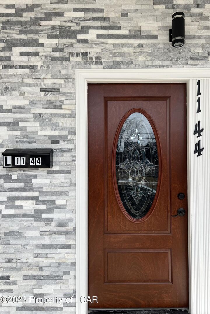 Property Photo:  1144 Academy Street L  PA 18504 