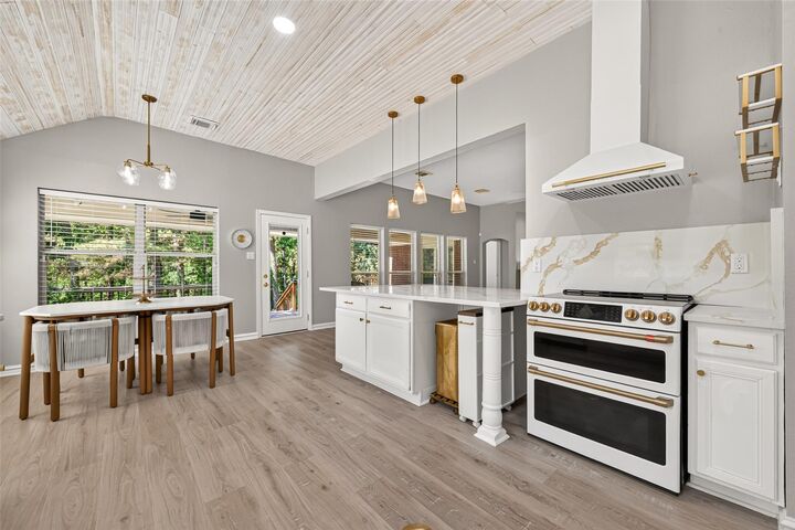 Property Photo: 81 N Holly Glen Drive TX 77364