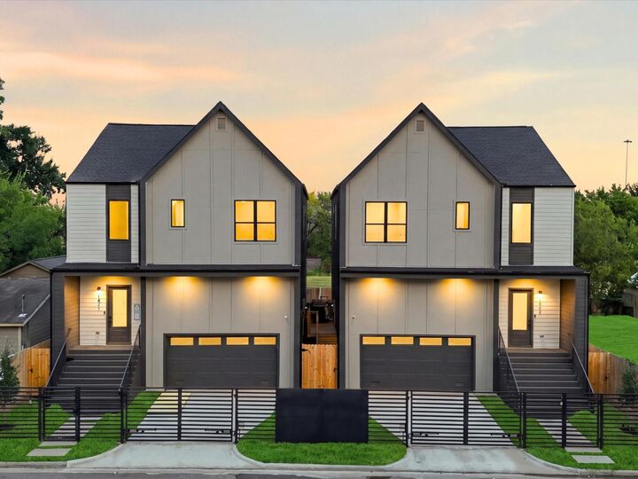 Property Photo:  1423 - 1421 E 36th Street  TX 77022 