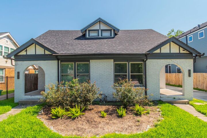 Property Photo: 2613 &Amp 2615 Isabella Street TX 77004