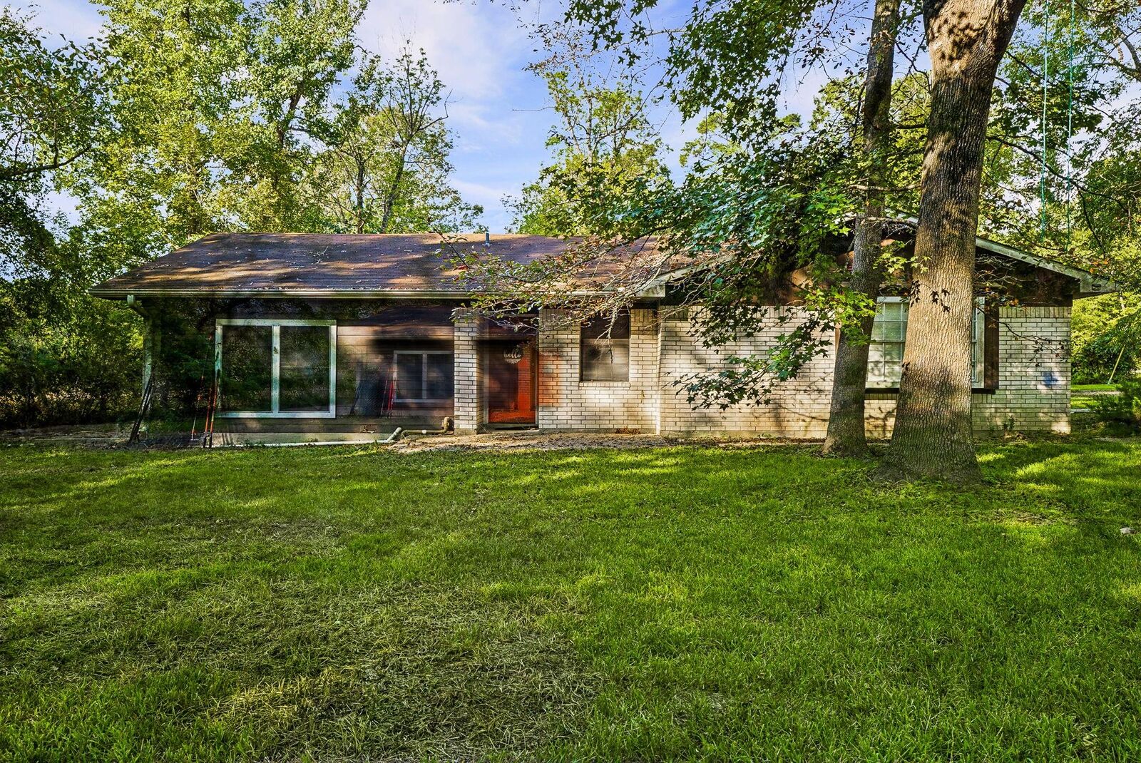 Property Photo: 127 Forest Drive TX 77351