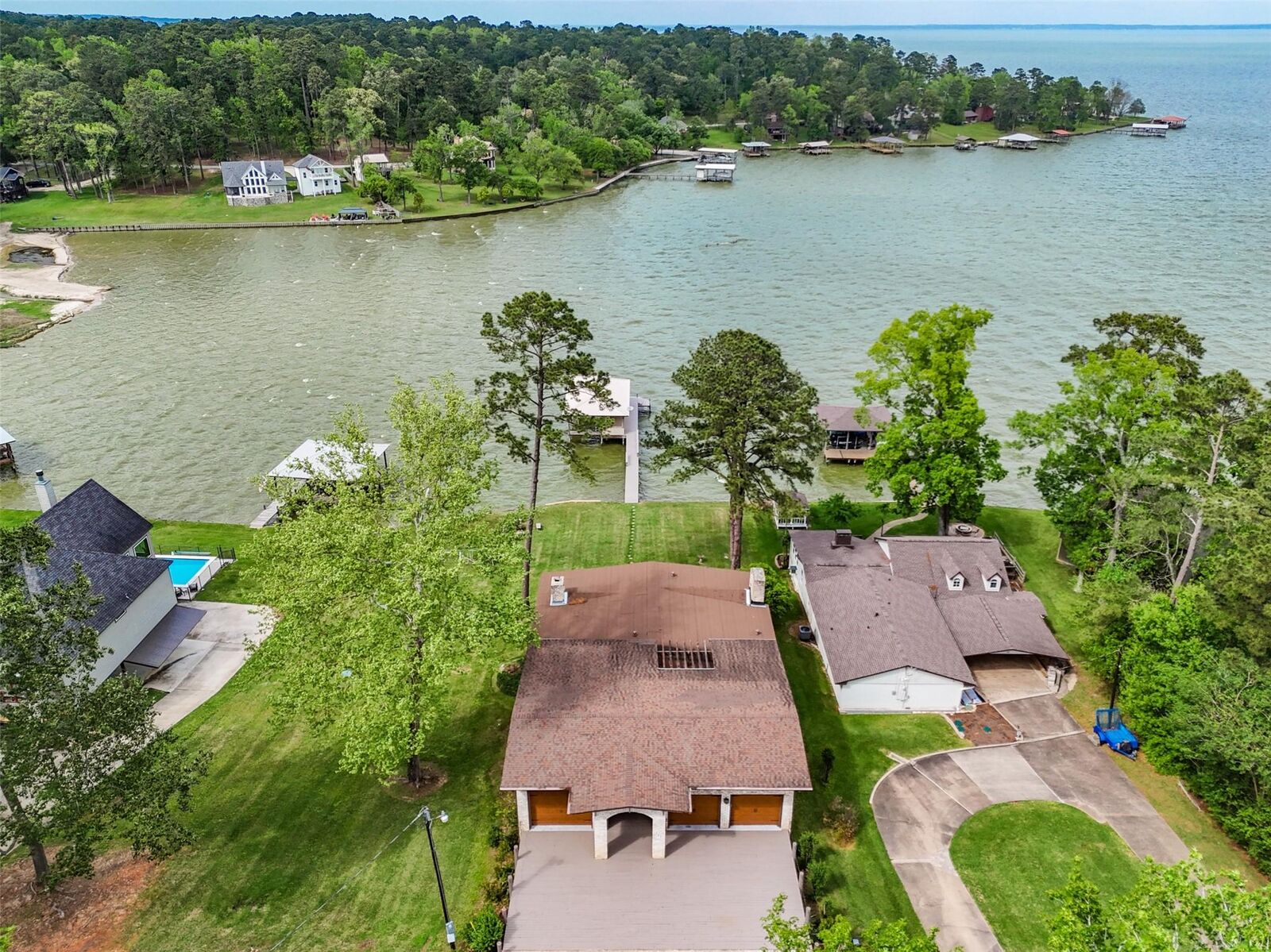 Property Photo:  121 Holiday Lane  TX 77331 