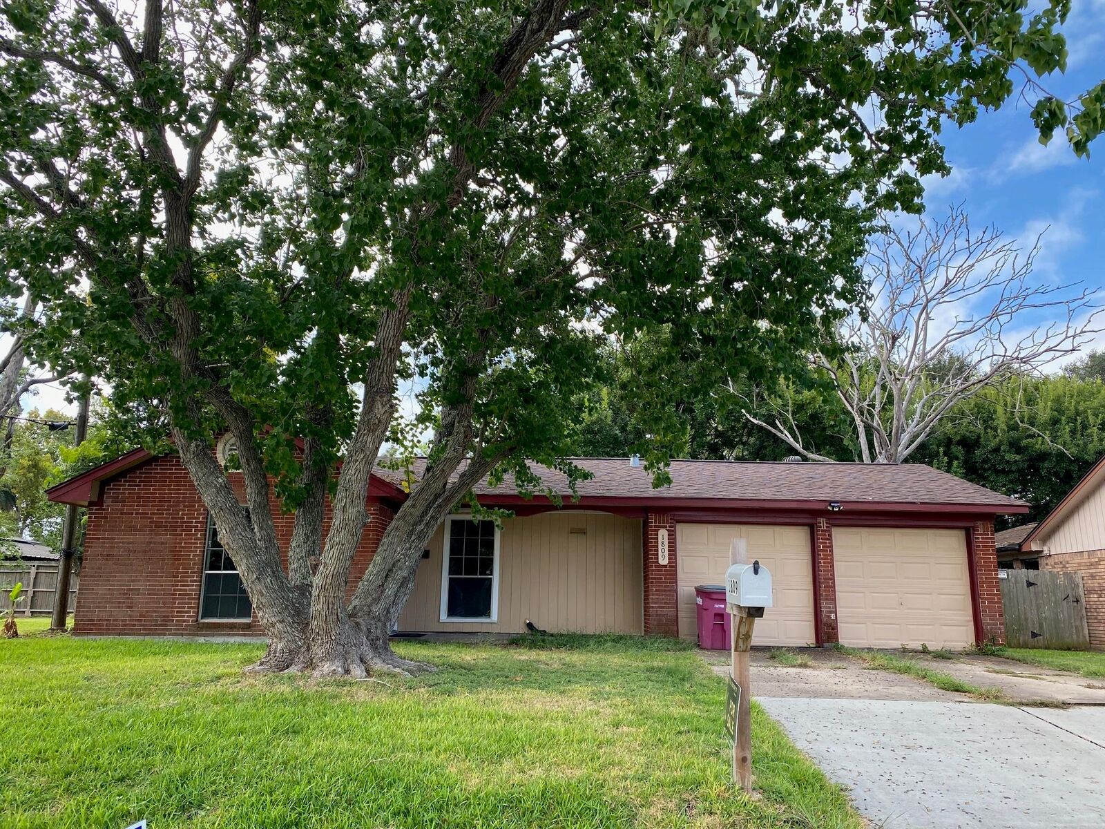 Property Photo:  1809 W 8th Street  TX 77541 