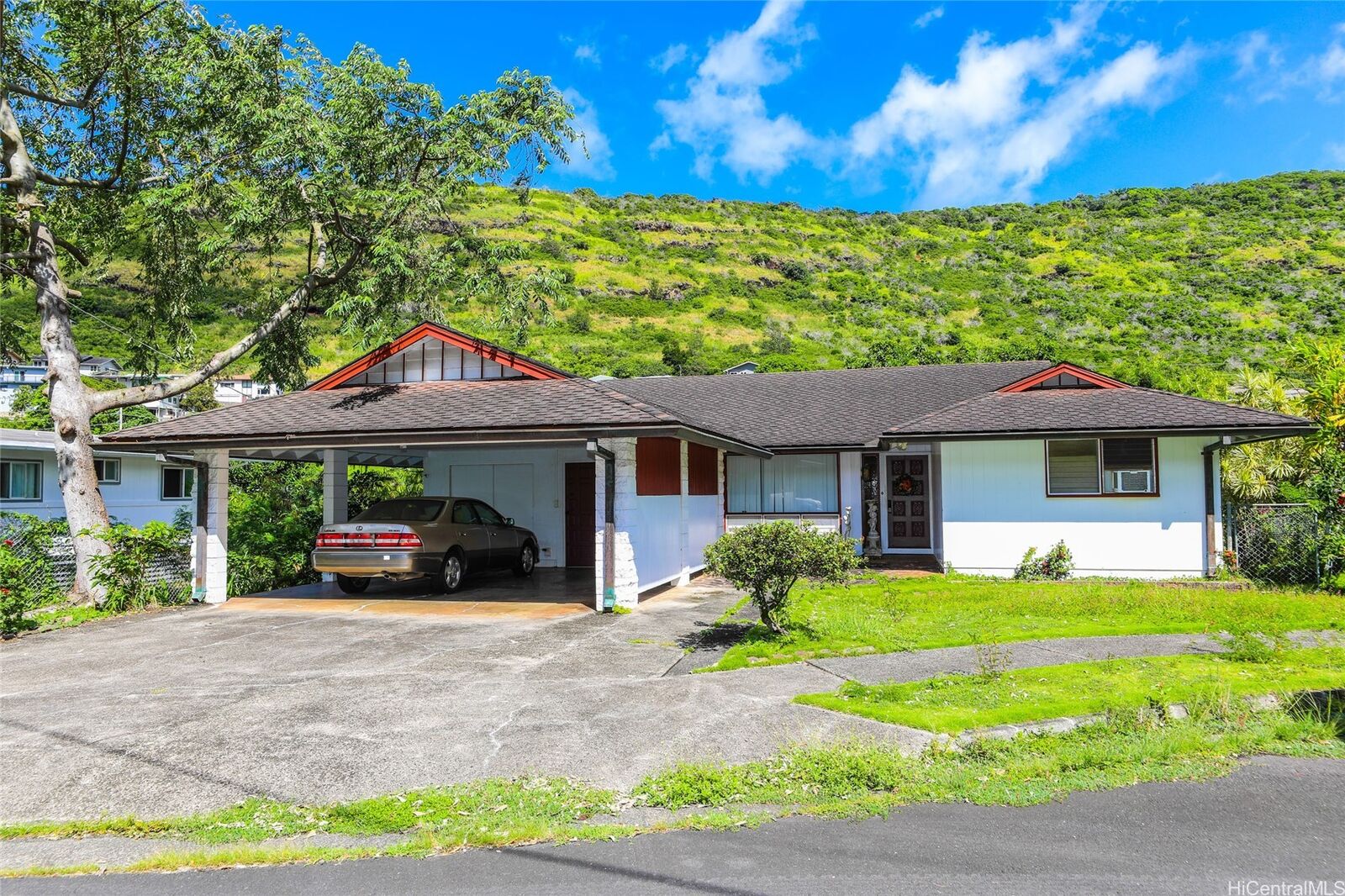 Property Photo: 1632 Ala Makani Place HI 96819