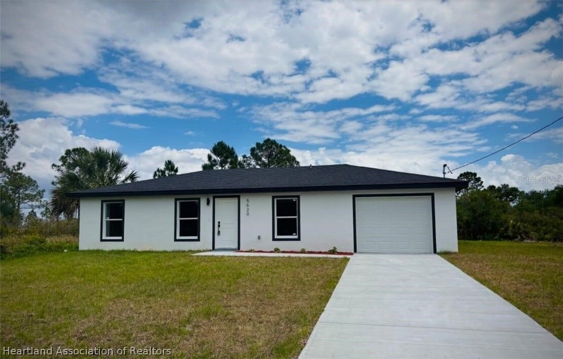 Property Photo: 5620 Virtudes Street FL 33872