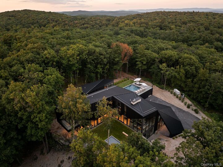 Property Photo:  165 Woody Row Road  NY 12571 