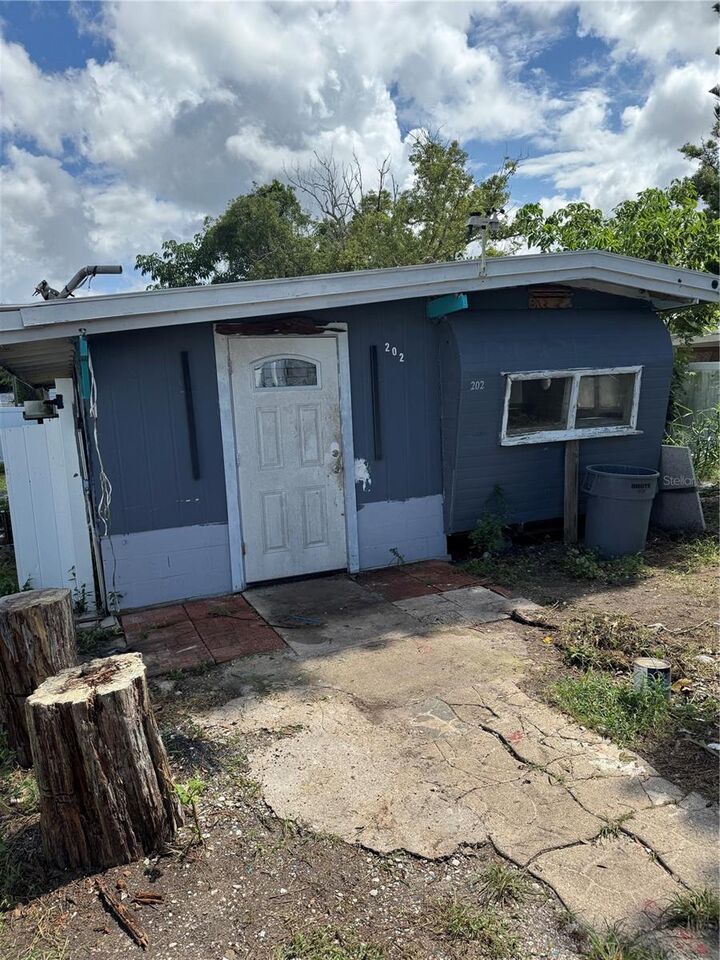 Property Photo: 202 Verona Street S FL 34275