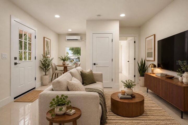 Property Photo:  607 N Osceola Avenue A  FL 33755 