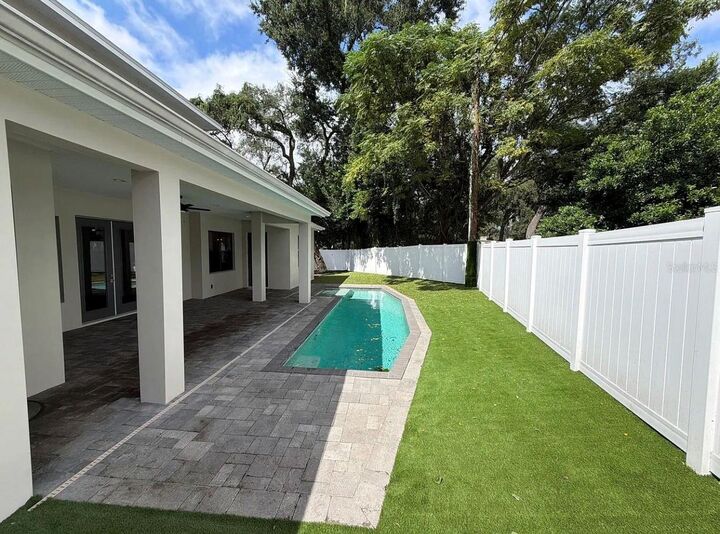 Property Photo: 2234 Howard Drive FL 32789