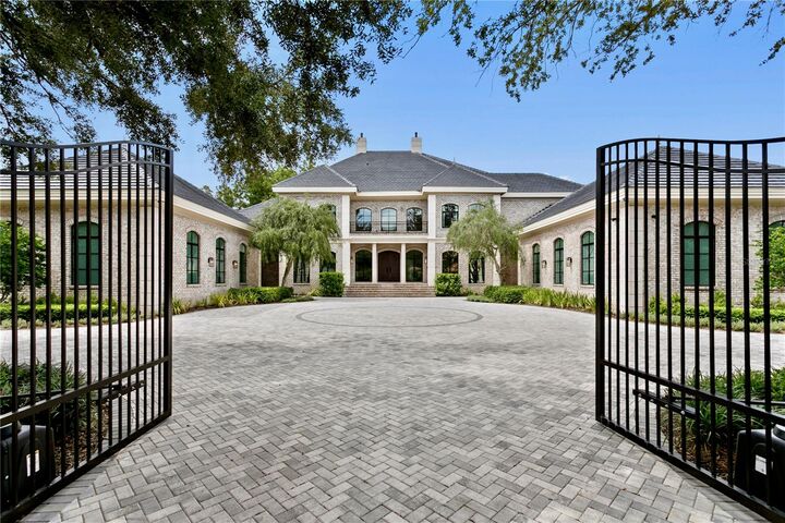 Property Photo: 803 Guisando De Avila FL 33613