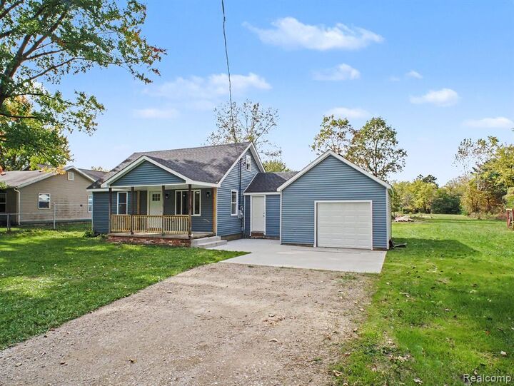 Property Photo:  2465 Howald Avenue  MI 48504 2363 
