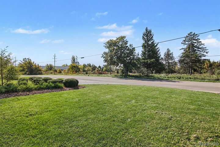 Property Photo:  4141 W Grand River Avenue  MI 48855 8709 