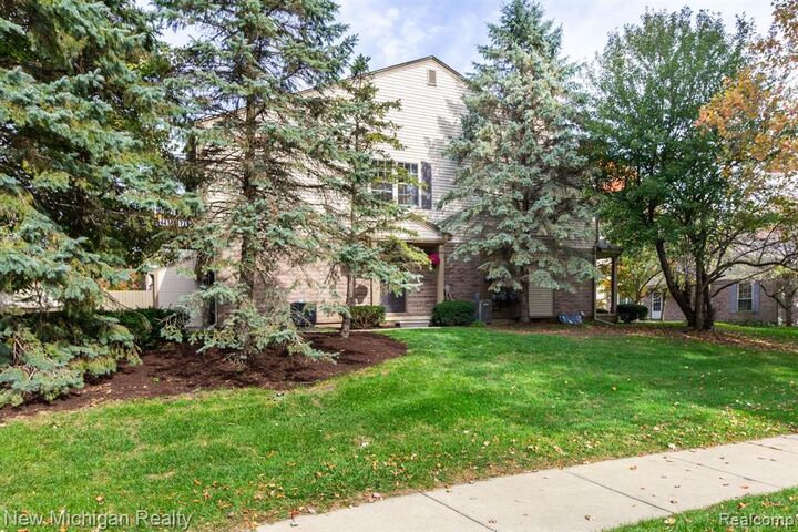 Property Photo:  3048 Forest Creek Court 48  MI 48108 5215 