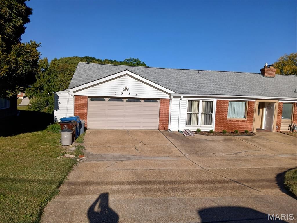 Property Photo: 1032 N Florissant Road MO 63135