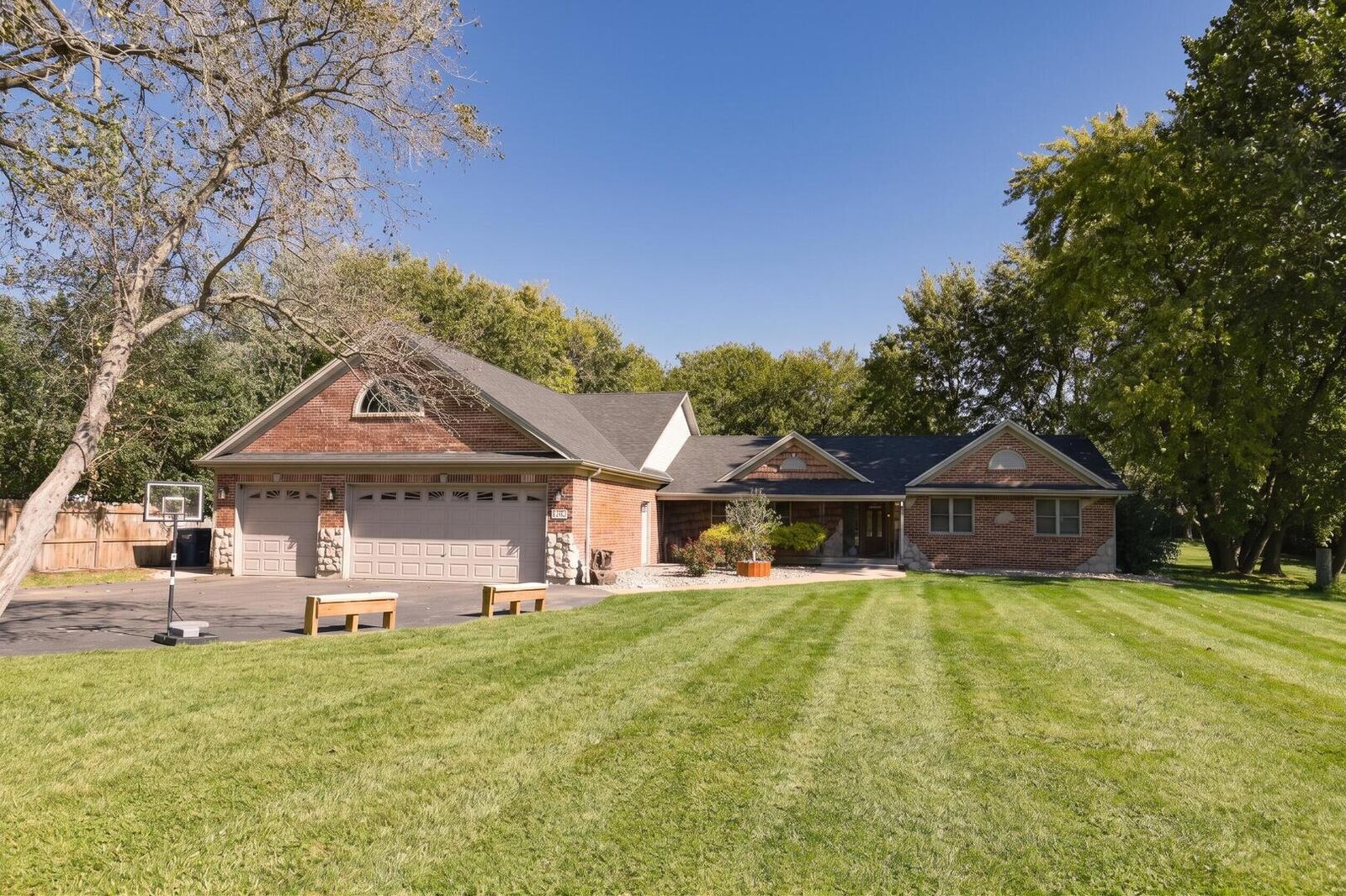 Property Photo: 5S571 S Tuthill Road IL 60563