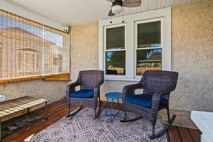 Property Photo: 225 W School Street IL 60181