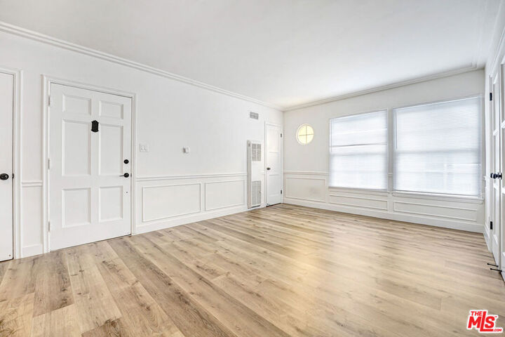 Property Photo:  308 S Reeves Drive D  CA 90212 