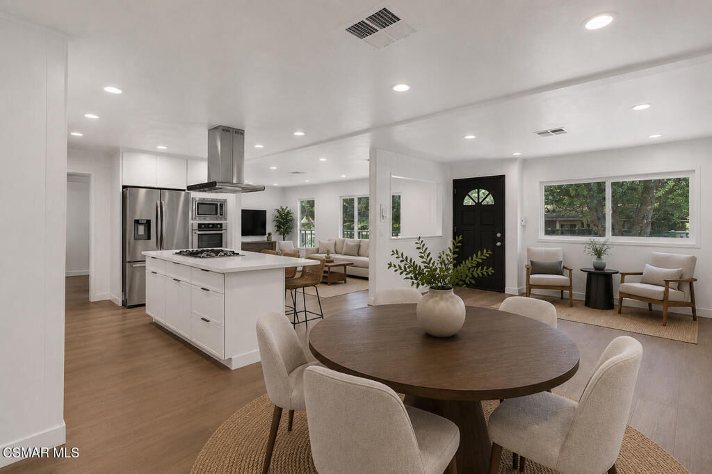 Property Photo: 76 Little John Lane CA 91361