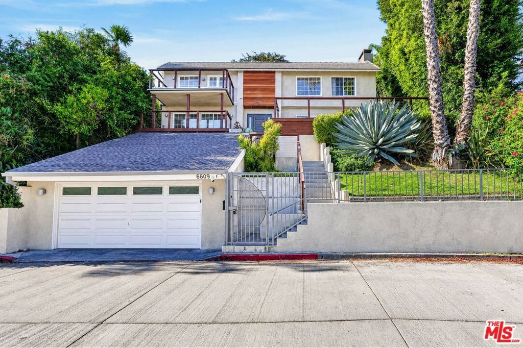 Property Photo:  6609 Whitley Terrace  CA 90068 