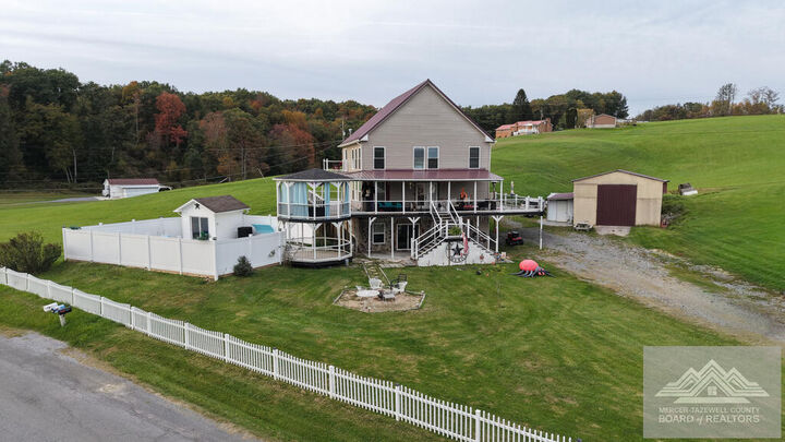 Property Photo:  384 Pinoak Rd  WV 24733 
