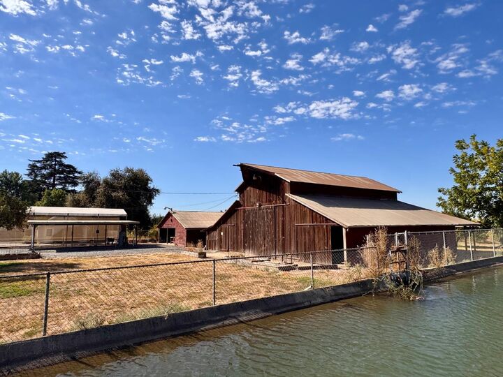 Property Photo:  4749 N Gratton Road  CA 95316 