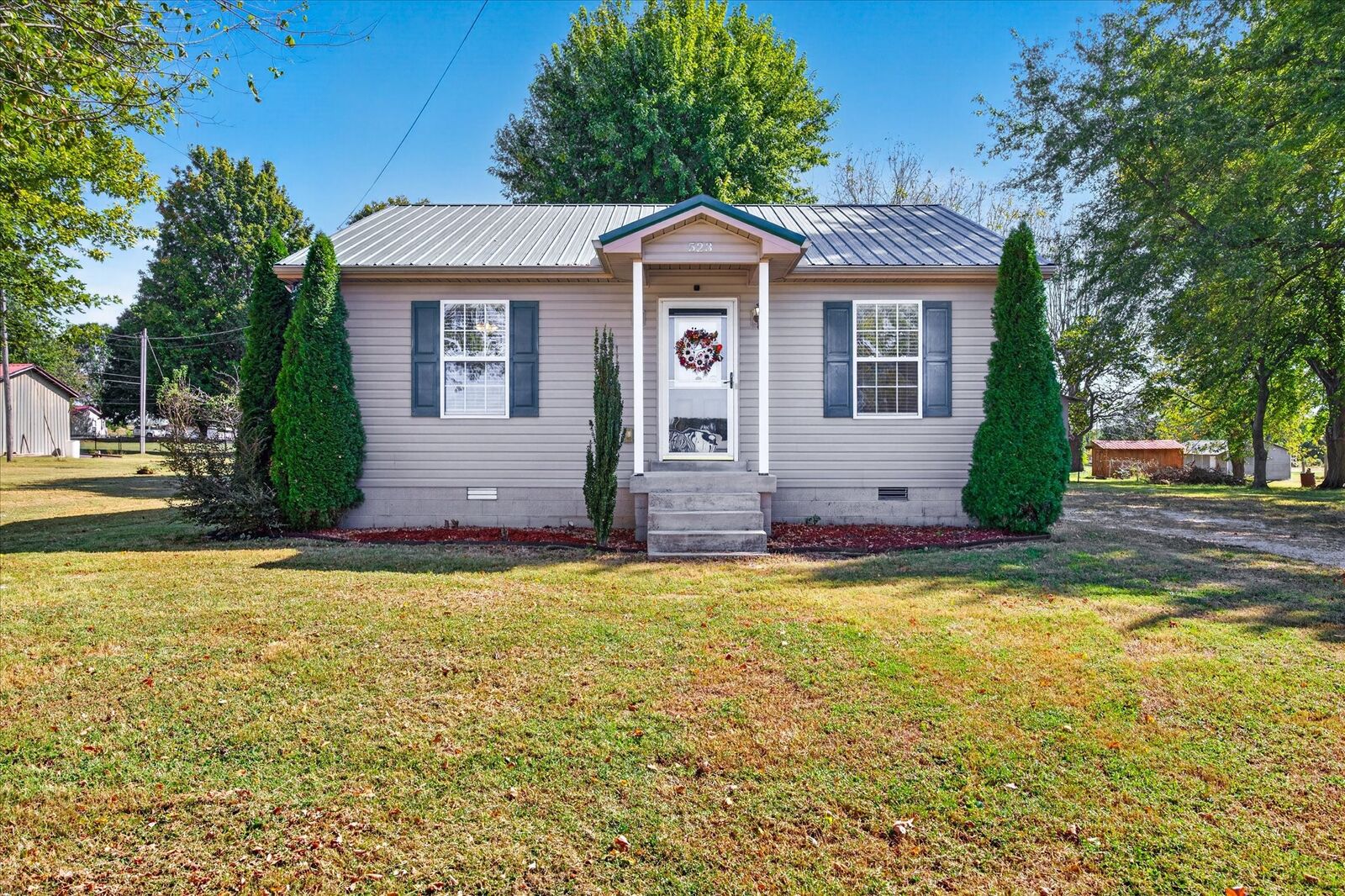 Property Photo:  523 E Park St  KY 42234 
