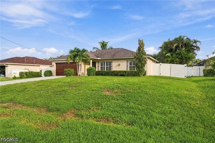 Property Photo:  2825 SW 33rd Terrace  FL 33914 