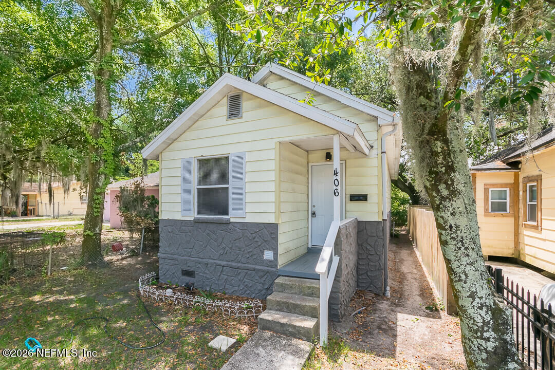 Property Photo: 406 Phelps Street FL 32206