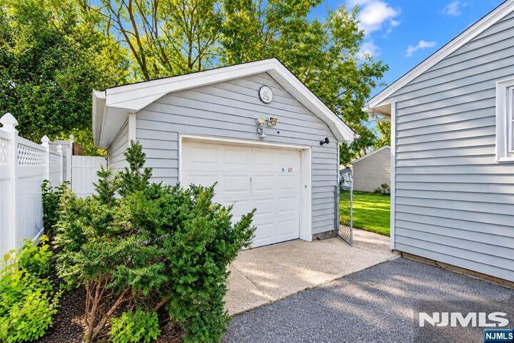 Property Photo:  19 Cona Court  NJ 07508 