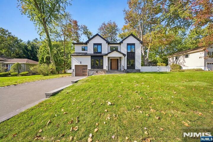Property Photo:  414 Jefferson Street  NJ 07450 
