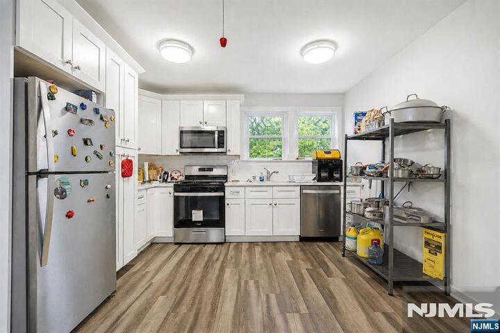 Property Photo:  52 Thomas Street  NJ 07003 