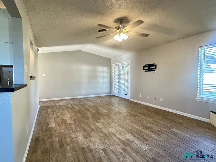 Property Photo:  1412 Stratford Ln  NM 88101 