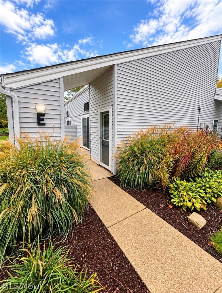 Property Photo:  1555 Cedarwood Drive  OH 44145 